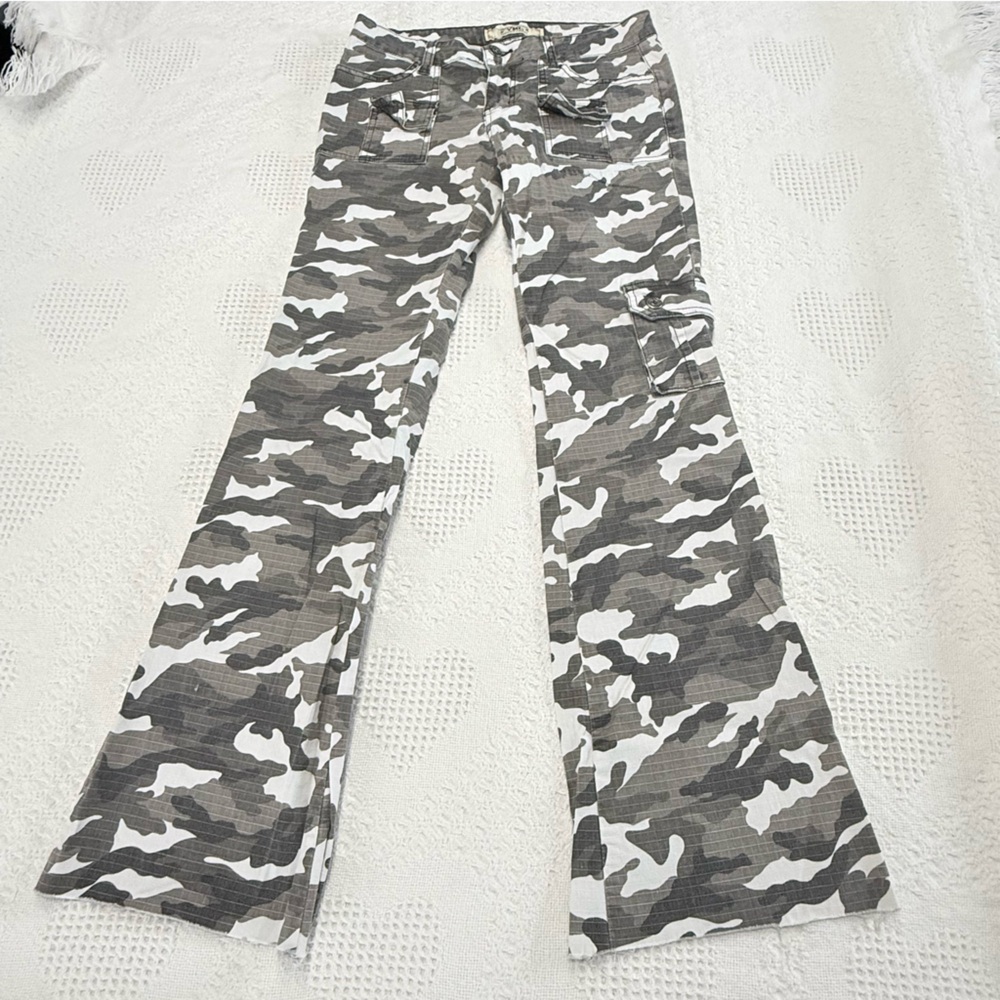 Y2K YMI Bootcut Camo Pants (5)